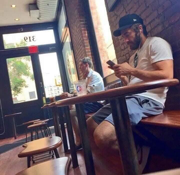 En_jupiter_'s tweet photo. Yo en la vida soy Jake Gyllenhaal https://t.co/3MefI9Mwfg