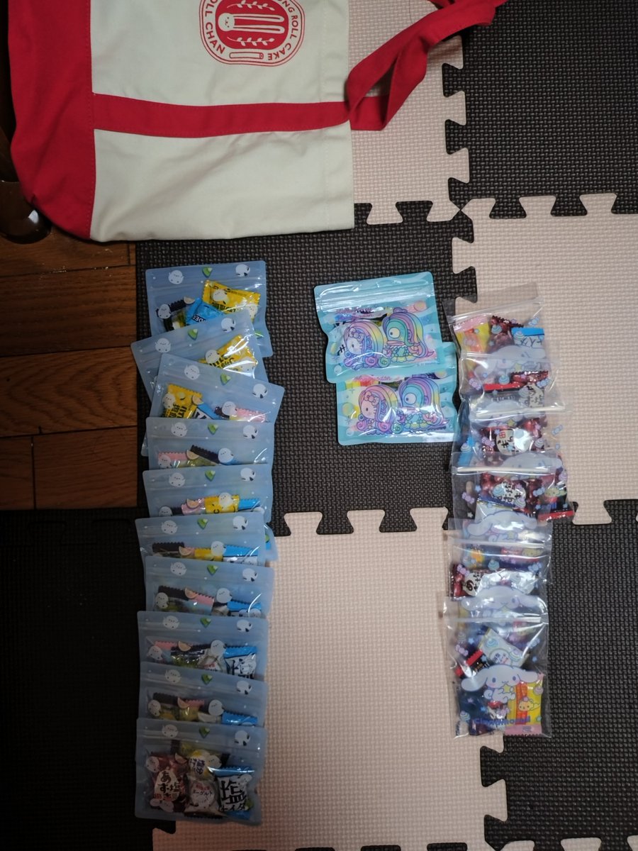 AriponJp's tweet photo. 来月8月2日のヘパチョナ久留米54にて配布します(熱中症対策の飴やらタブレット)交流してくれた方へプレゼントしますッ(私当日はジョジョの空条承太郎のコスでうろついてます) https://t.co/EmhHJh7p3e