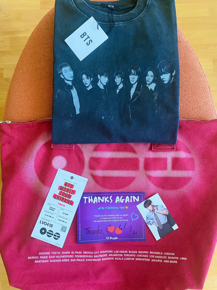 hobiiworld's tweet photo. got my arirang merch order from @iPurple_EU !!🌺 shipping was soo fast and they even gave me freebies?🥺 first time ordering from them and i’m so so satisfied!! everything is so pretty❣️ https://t.co/jJN2qLJbht