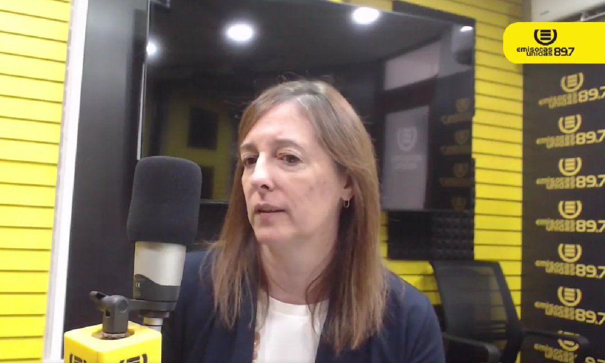 CIENgt's tweet photo. @CorinneDedik 📻 "En conclusión, una cárcel va a ser buena no por la infraestructura sino por la calidad de gente que la custodia" opina @CorinneDedik en #SeguridadGT "hay que reformar la Carrera Penitenciaria y ponerle prioridad al Sistema Penitenciario para mejorar la Seguridad Ciudadana" https://t.co/iVWxwk9tMB
