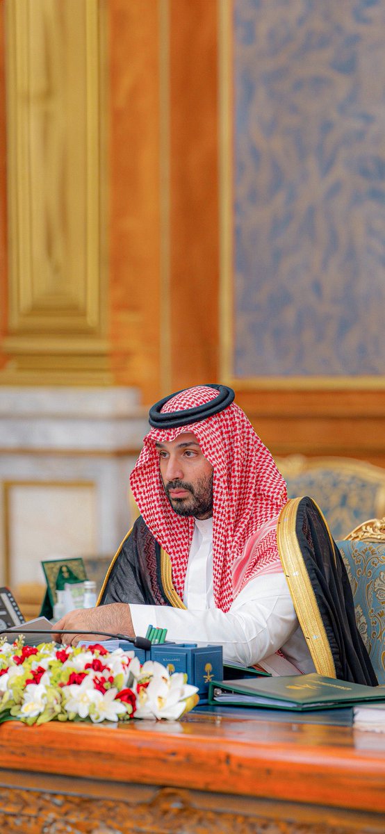 danah_aq3's tweet photo. انت يا  محمد  الفارق  عن العالمين
جيت  بين  الاوادم   مثل ليلة  قدر

عون سلمان  امام  أئمة  المسلمين
عاهل ٍ من  سلالات  الملوك  انحدر

شعبك أحفاد من ضحوا بغزوة حُنين
وشعبك احفاد من ضحوا بغزوة بدر

معك من  وين  ماوجهت  و مراهنين
ياحبيب  الوضوح  ، و  يا عدو   الغدر
#العنود_الواصلية https://t.co/L03HIIpYmK
