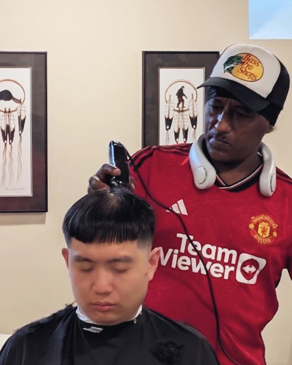 1justcity's tweet photo. Thank you to Islamic Relief Canada for generously volunteering their time and providing haircuts and hygiene supplies to our community members. Your kindness helped our guests feel refreshed. We are grateful for community partners who make our community a more caring place.💙 https://t.co/dFojdu0034