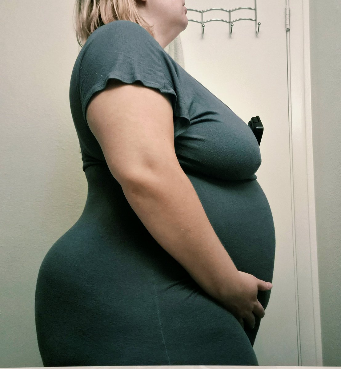 bun_housewife's tweet photo. Bunny wife got up, put on a house dress, made hubby lunch for work, got him clothes for the day, woke him up, kissed him goodbye, n fed n let the dogs out. now shes out of breath n has immediately stripped n gone back to bed bc shes exausted.  😅😮‍💨 https://t.co/dPjN36VF73