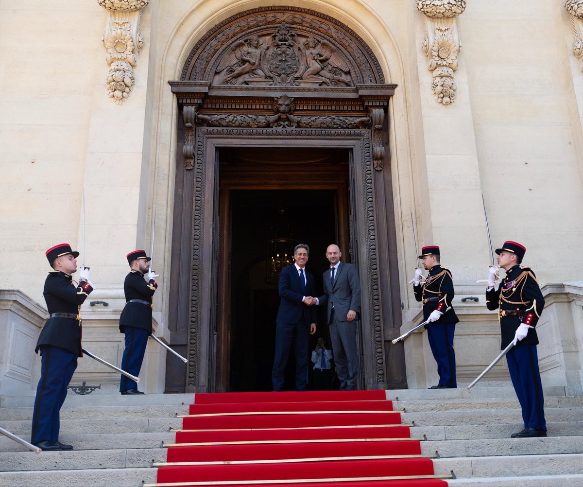 Ed_Miliband's tweet photo. France is our neighbour and an indispensable ally, from our support for Ukraine to working towards de-escalation in the Middle East.

In Paris today with @jnbarrot, I also conveyed our solidarity with the French people following the devastating fires in Gironde and Landes 🇬🇧🇫🇷 https://t.co/1HRxjRTDM4