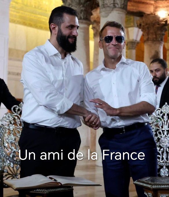 Labitajeanmich's tweet photo. À gauche un danger pour notre démocratie. 
A droite un ami de la France. 

Choisis ton camp camarade ! https://t.co/TkTD4TSXvz