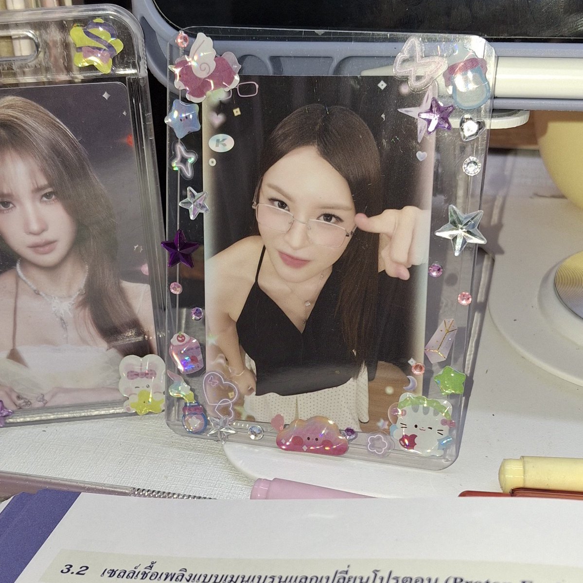 littlekhokhoo's tweet photo. ตั้งใจเรียนอยู่ค้าบพี่คนสวย ชี้หน้างี้มีใจป่ะคะ>< https://t.co/6zU2Lfjvqz