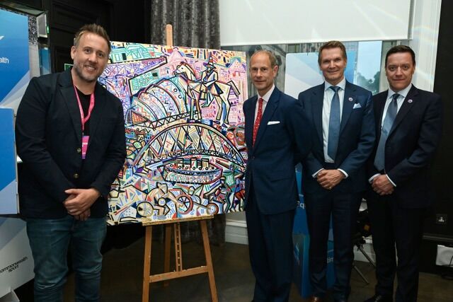 TrivandiConsult's tweet photo. 🎨 Trivandi's commissioned Artist-in-Residence, @BenMosleyArt's flagship painting, Spirit of Glasgow, was officially handed over to @thecgf's Commonwealth Sport Foundation at its fundraising dinner, attended by HRH The Duke of Edinburgh.

#Glasgow2026 #CommonwealthSport https://t.co/WbVpUS8SVn