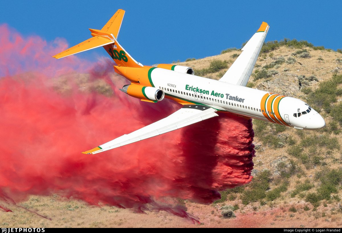JetPhotos tweet picture