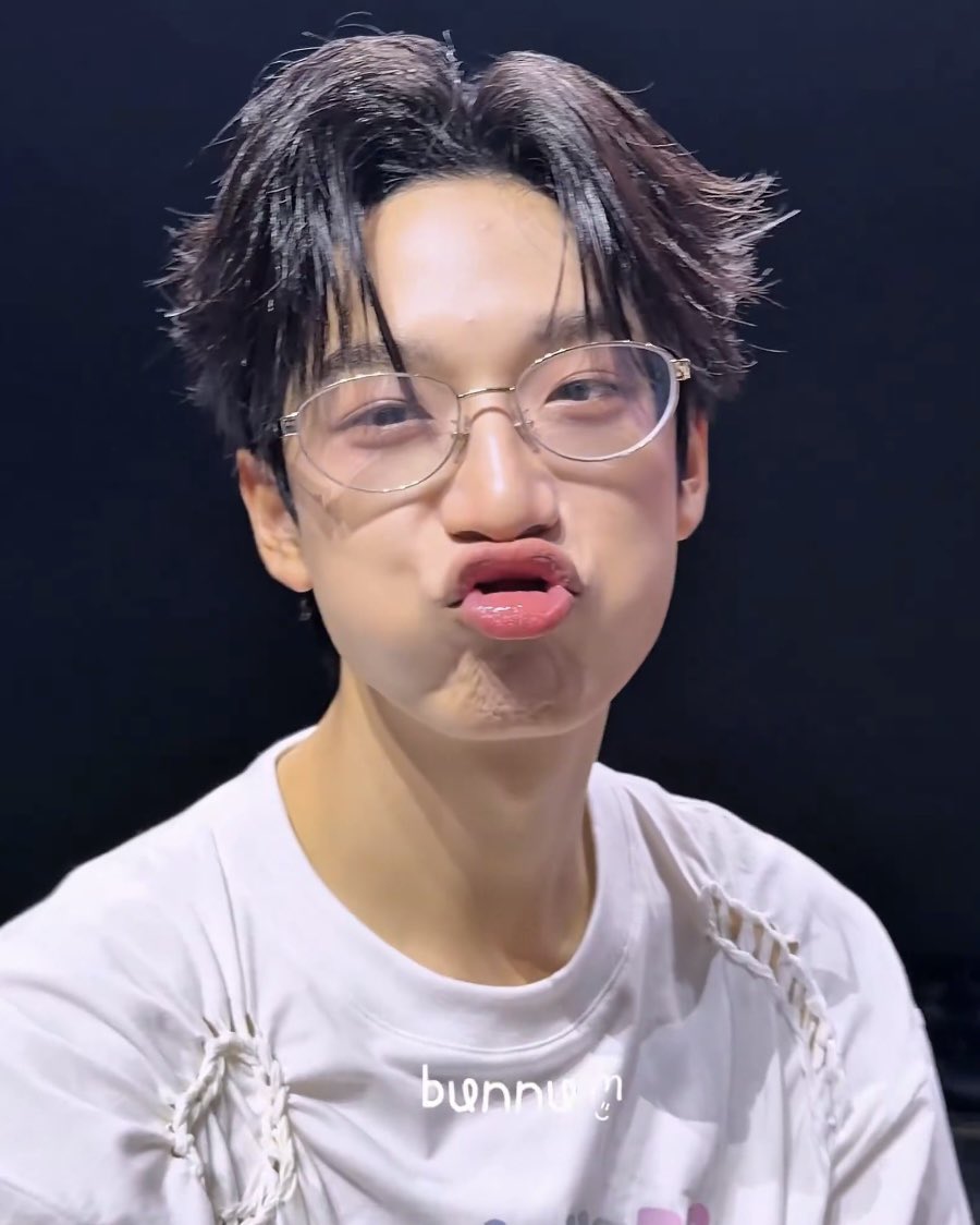 bunienice's tweet photo. น้องเน้กลูกหมู น้องเน้กลูกแพะ https://t.co/oKtu584Akr