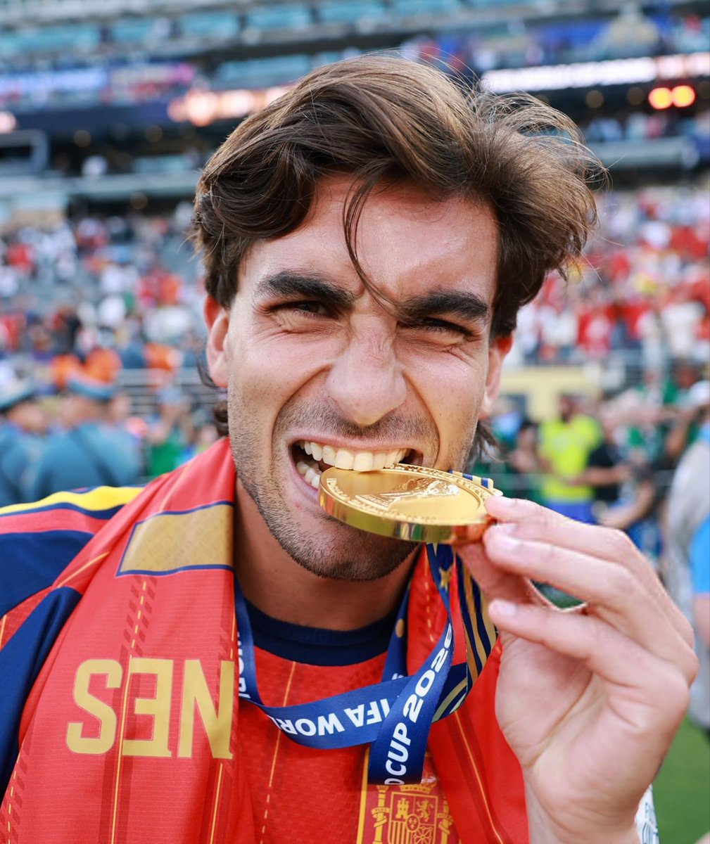 ActuFoot_'s tweet photo. 🚨🚨 FERRAN TORRES 🇪🇸 DEVRAIT POUR LE MOMENT RESTER AU FC BARCELONE !!! 💙❤️

Il n’y a pas d’attaquant pour le remplacer.

Le joueur est heureux au club mais pourrait partir libre l’été prochain. 👋

L’Atlético Madrid et le PSG sont intéressés par le joueur.

🗞️ @MatteMoretto https://t.co/jkCbn8tvYd