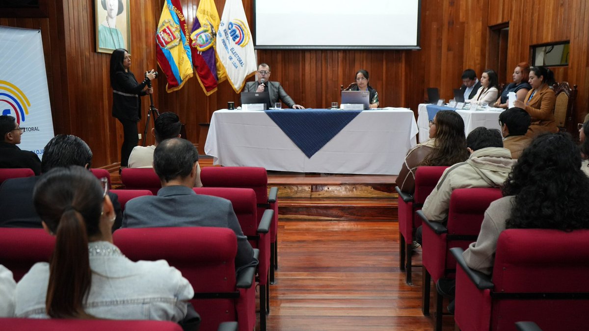 CNELoja's tweet photo. Nuestro director, Byron Vivanco Encalada da la bienvenida al #ConsejoConsultivoCne Provincial y destaca que este espacio refleja el compromiso institucional con la transparencia, la participación y el fortalecimiento de la democracia en las #Elecciones2027ec🇪🇨 https://t.co/BEbi0neVmH