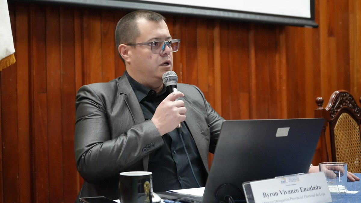 CNELoja's tweet photo. Nuestro director, Byron Vivanco Encalada da la bienvenida al #ConsejoConsultivoCne Provincial y destaca que este espacio refleja el compromiso institucional con la transparencia, la participación y el fortalecimiento de la democracia en las #Elecciones2027ec🇪🇨 https://t.co/BEbi0neVmH