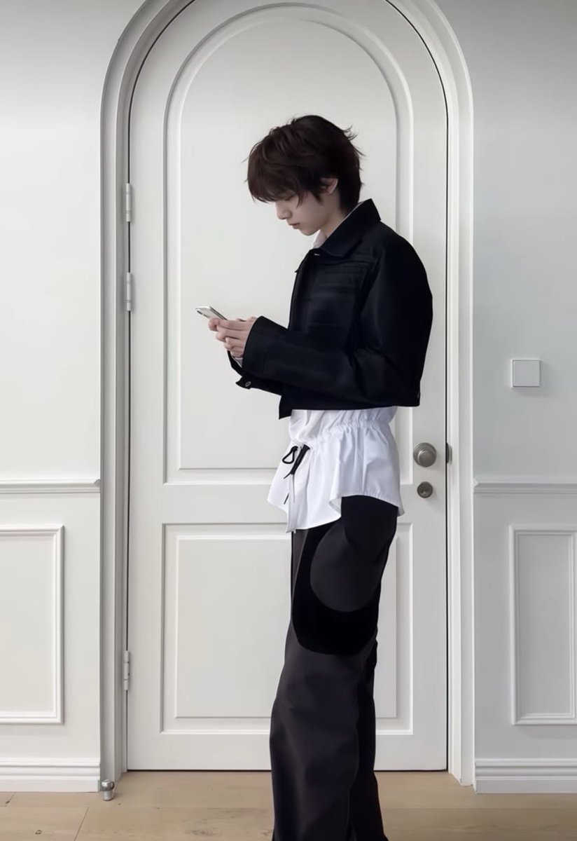 st4rtiss's tweet photo. everything about this juhoon was perfect https://t.co/hxYPPZwNFc