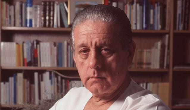 AirinLicenciada's tweet photo. El 29 de julio de 2000, se suicidaba René Favaloro
Estaba agobiado por las deudas provocadas por un Estado ausente
El inventor y cirujano brillante, que con el By Pass coronario, le dio una oportunidad de vida a millones de personas, ya no podía vivir
Una efeméride que duele https://t.co/SZFucrnZzH