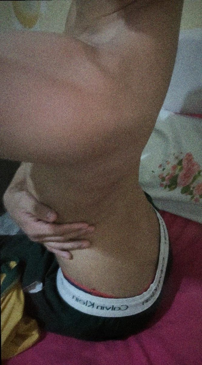 vcthigas's tweet photo. alguém afim de um cuzinho lisinho? chama DM com a pika que eu mando o cuzinho 
#BRODERAGEM
#BROTHERAGEM
#PINTOAWARDS
#PINTOSAWARD
#PINTOSAWARDS
#BUNDAAWARDS
#BUNDASAWARD https://t.co/XP6ojdipvE