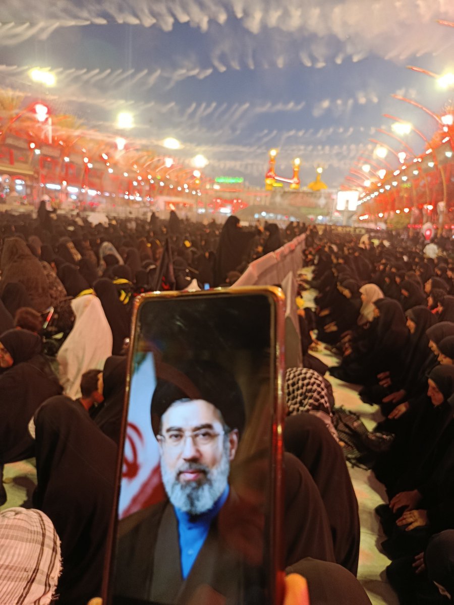 TahaVosouq's tweet photo. بین الحرمین با شما عجب صفایی دارد
#حسین_پناه_ایران #یا_لثارات_الحسین https://t.co/Kj2IgOPZGw