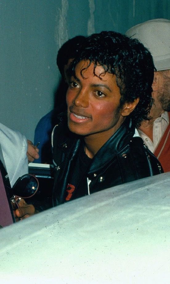 capt_applehead's tweet photo. Just a reminder that Michael Jackson is black. 😌🤎 https://t.co/2Gp1Fw1idC