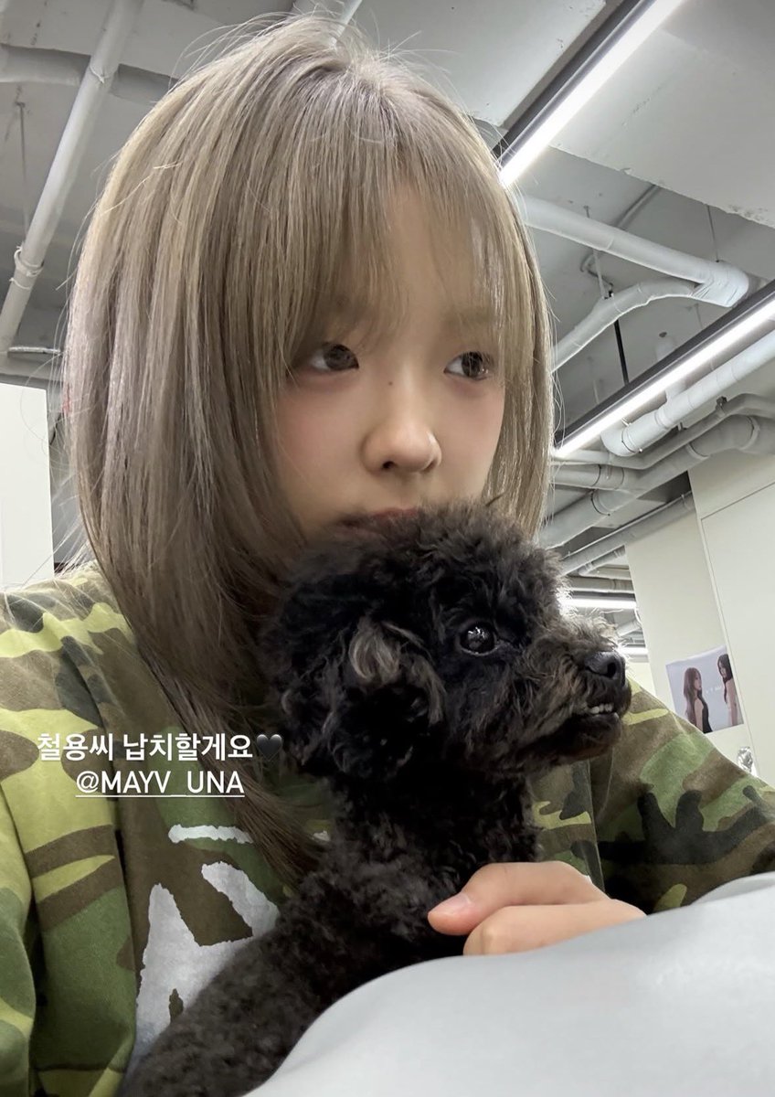 uueoun's tweet photo. 👼🖤 https://t.co/91VFUb6EE7