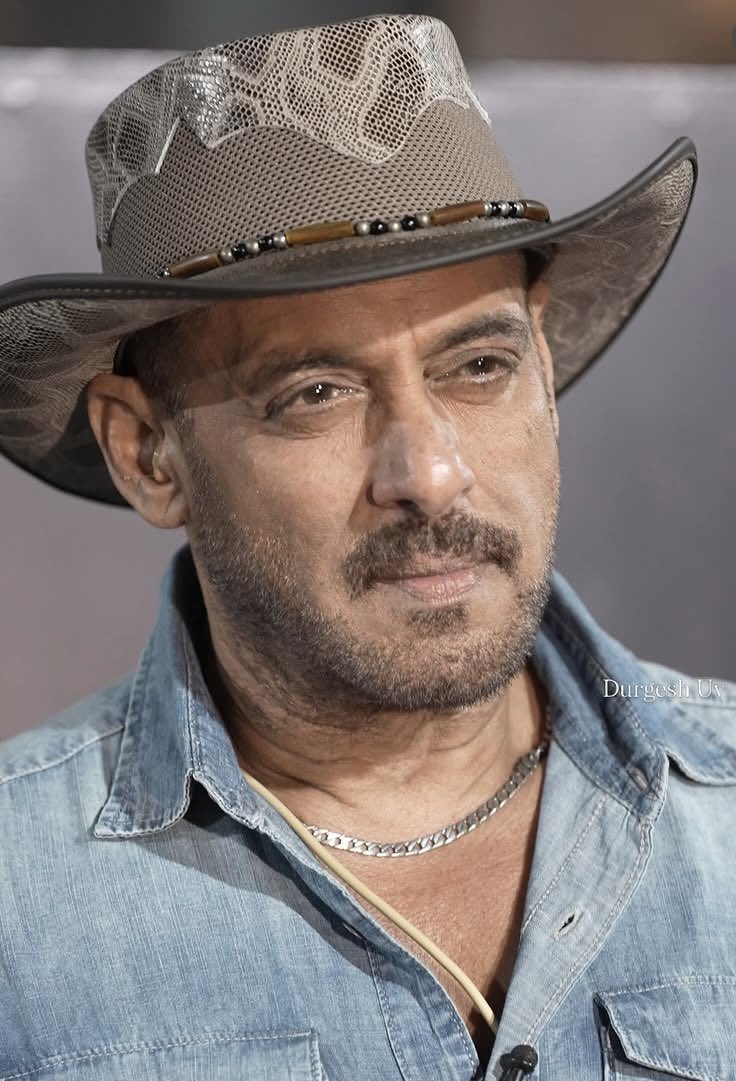 Iftykhan15's tweet photo. Megastar #SalmanKhan today https://t.co/20xpBrWdaN