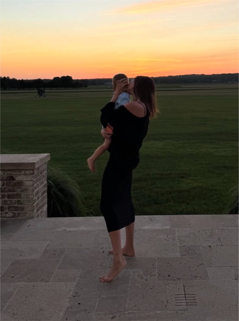 irenicbieber's tweet photo. mama hailey and Jack Blues 🥹🩷 https://t.co/DZRQGUz1ml