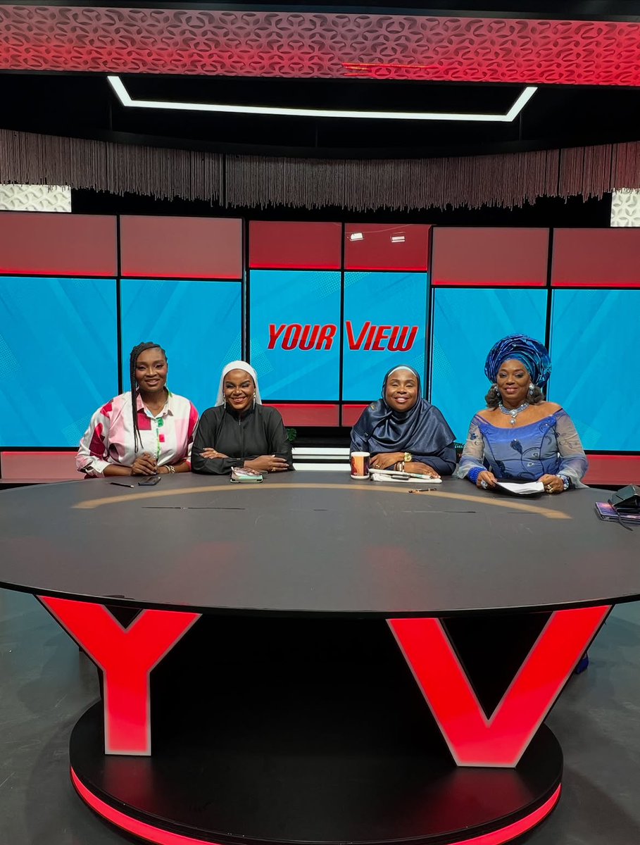 TVCconnect's tweet photo. Great conversations start at the table 💙❤️

Every seat at this table brings a unique perspective.

#YourViewTVC
#ladiesofyourview https://t.co/Ju8k1CCdWq