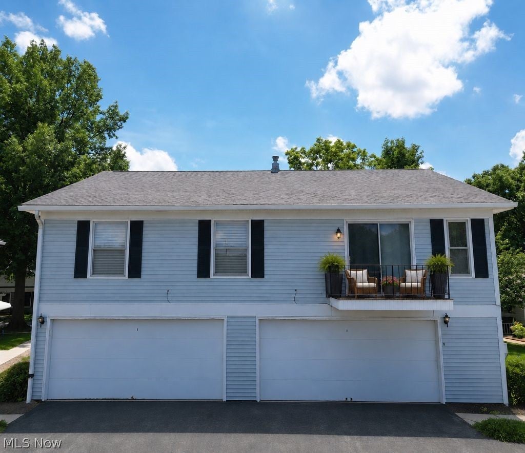 bstamp6's tweet photo. 1258 Pembrooke Drive Unit D, Salem, OH, 44460
2 bed | 1 bath 840 Sq. Ft.
Active | 110000
https://t.co/G5oKKOhNQG
Welcome to easy, low-maintenance living in the desirable Pembrooke Condominium Association community! This second-floor condo offers approximately 840 sq. ft. of... https://t.co/Ats3l7P2nW