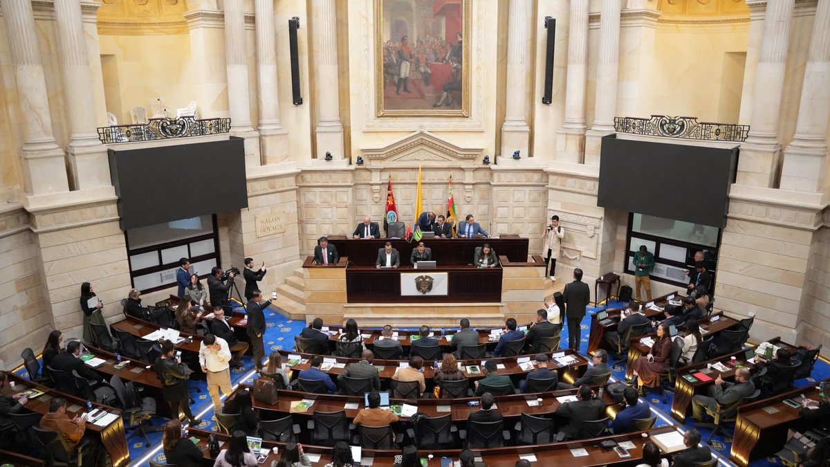 GoberNorte's tweet photo. En el Encuentro Regional de Socialización del Plan Estratégico Regional (PER) de @RapSantanderes, los gobernadores @williamndes_ y @GralJuvenalDiaz lideran una agenda conjunta en el Congreso de la República para impulsar proyectos estratégicos del Gran Santander. https://t.co/bt9CW9FIcl
