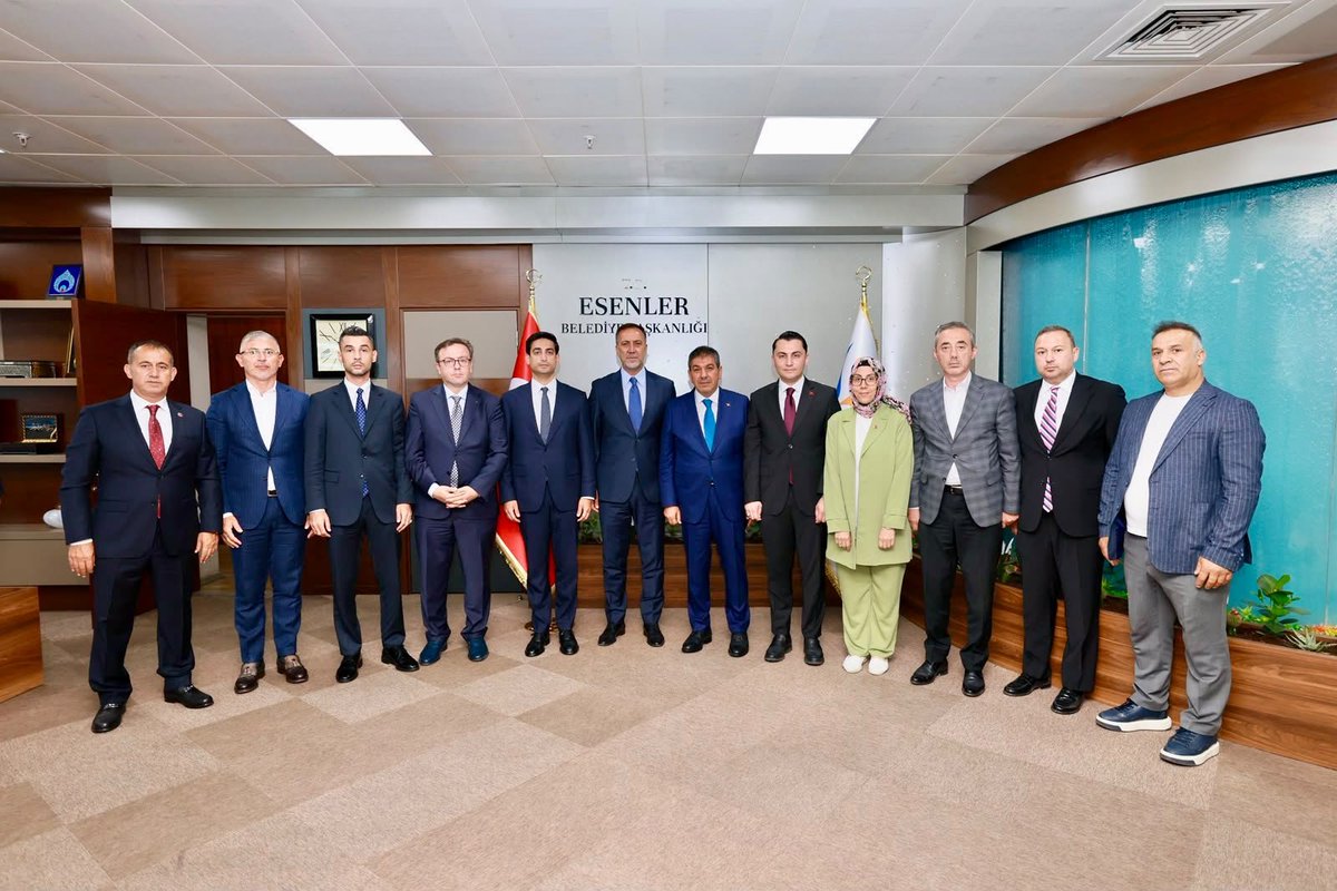 _MHPistanbul_'s tweet photo. İl Başkanımız Sayın @BBvolkanyilmaz, Esenler Belediye Başkanı Sayın Mehmet Tevfik Göksu'yu ziyaret etti.

Nazik ev sahipliği dolayısıyla teşekkür ediyor, Sayın Göksu’ya Esenler ilçemize yönelik çalışmalarında üstün başarılar diliyoruz. https://t.co/fzF60e4xph