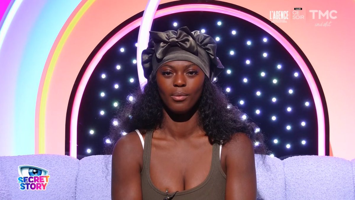 NewsReactLive's tweet photo. Greta : "Je nomine Arthur, car c'est la personne avec qui j'ai le moins d'affinité, et depuis qu'il est dans le yacht, je me sens vraiment mieux." #SecretStory https://t.co/Km2PaazHao