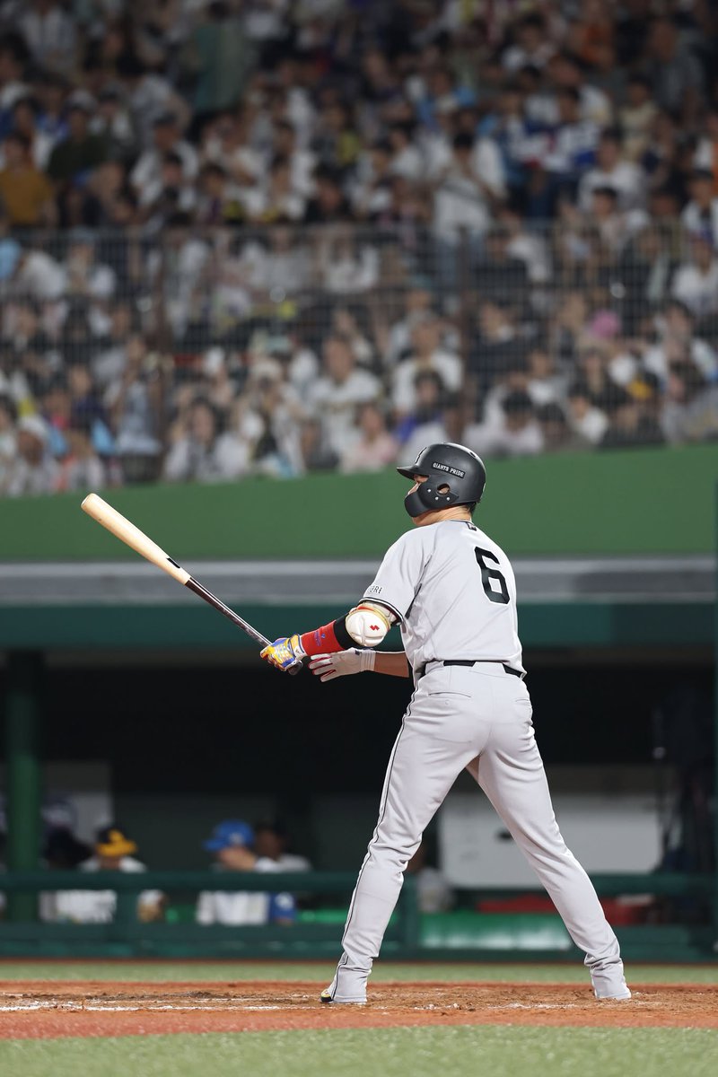 TokyoGiants's tweet photo. マイナビオールスターゲーム2026🌟
富山市民球場🏟
全セ 8-7 全パ

九回表に代打で出場した #坂本勇人 選手は、見事に左前安打を放ちました✨
https://t.co/CkCYha6PPb https://t.co/HiGDVaHjmt