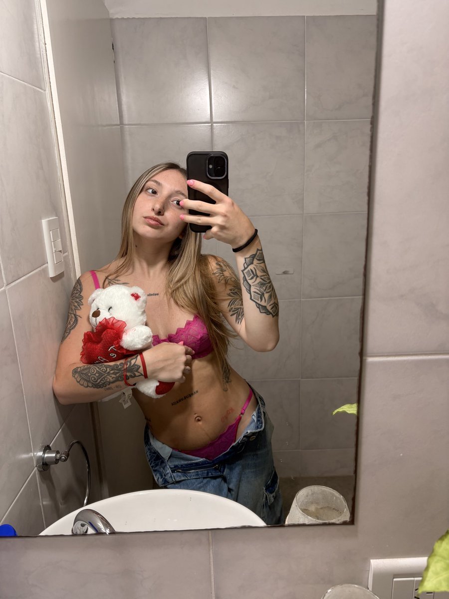 moonlitxeve's tweet photo. Would you love me? https://t.co/JArKr0duWs