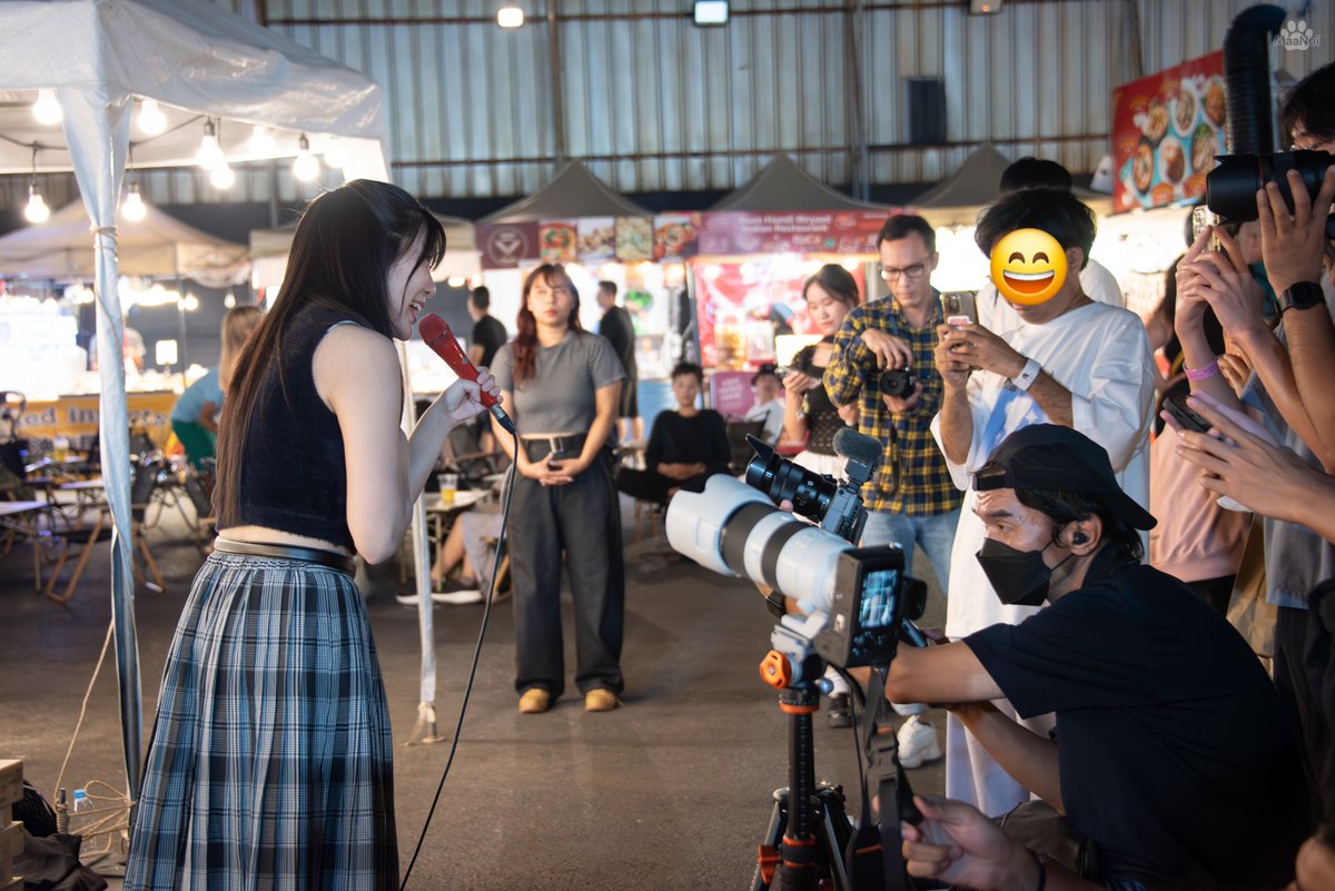 _MagicCharm_'s tweet photo. คนที่รักและซัพพอร์ตน้องเก่งที่สุด วันนั้นแอบไปดูน้องเอง ไม่บอกน้องด้วยซ้ำ หันไปเจอตกใจกันหมดทั้งศิลปินทั้งแฟนคลับ 😆🫶🏻 https://t.co/hPxYhVNUKO