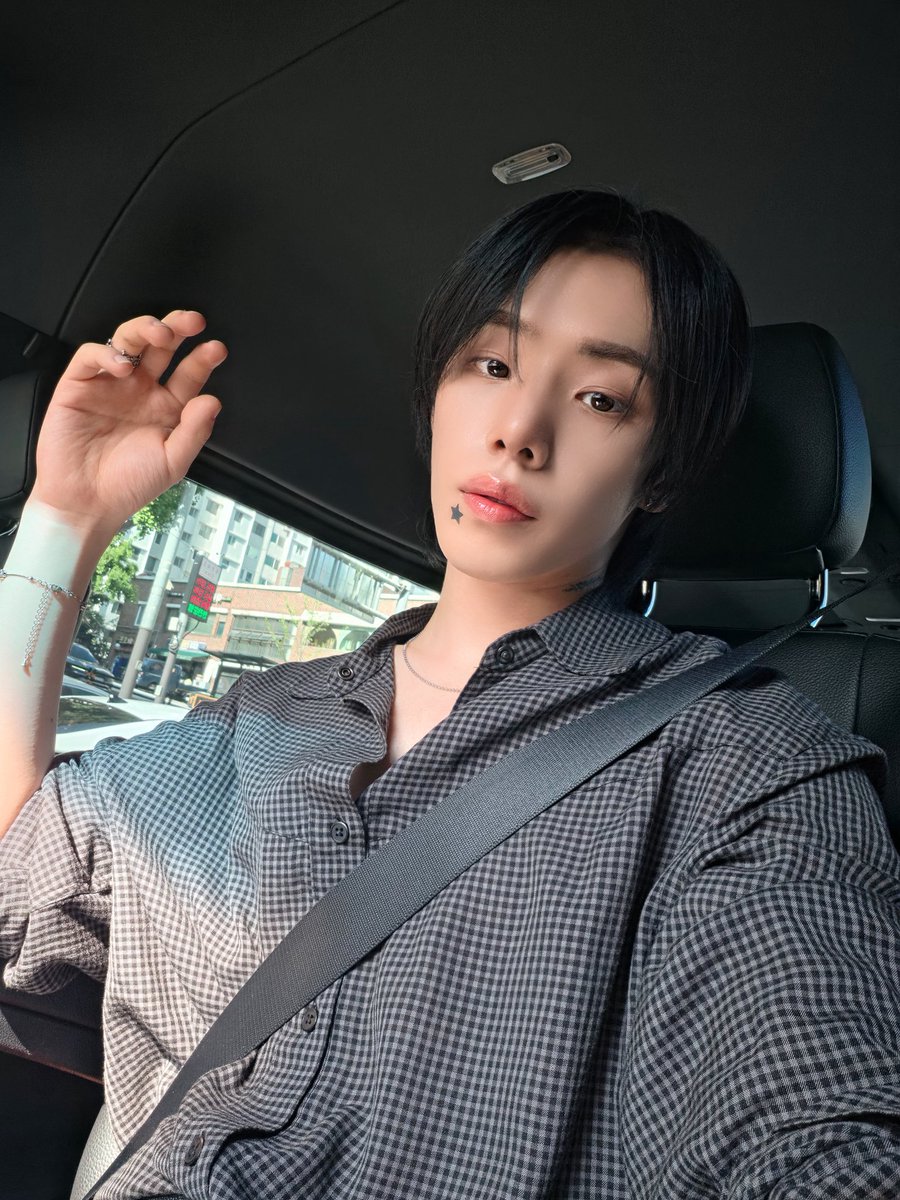 OmegaX_members's tweet photo. [#OX]

💤🖤

#OMEGA_X #오메가엑스
#젠 #XEN https://t.co/sbX9RwA4d4