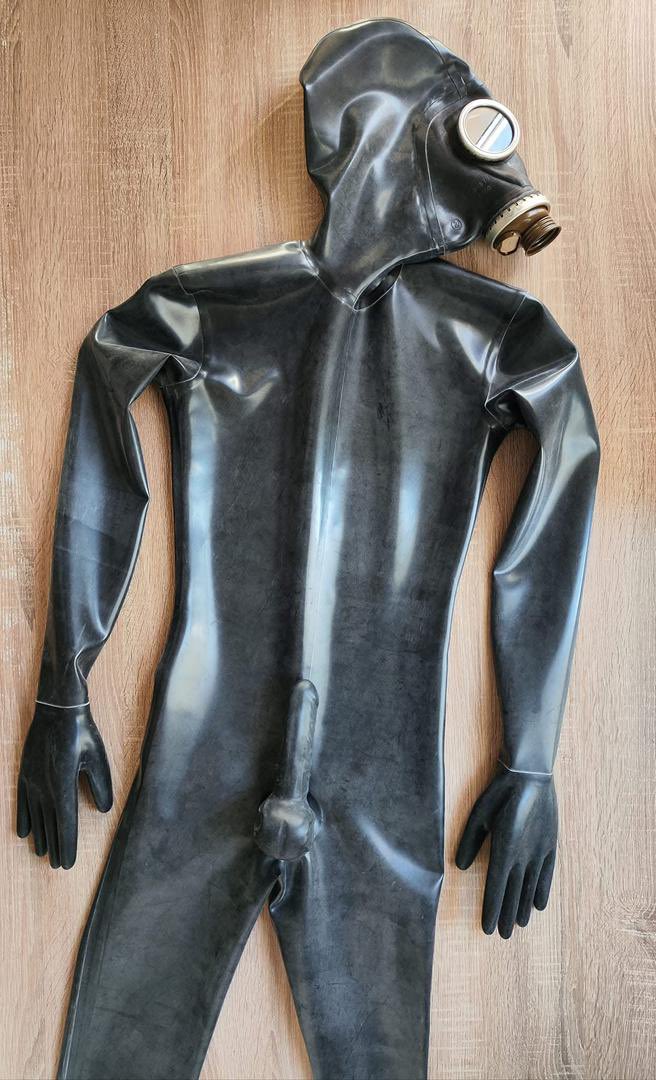 latexman01's tweet photo. I got this Black latex full-body suit with integrated hood, gloves, and gas mask. Sleek, glossy finish with a rear zipper and a unique full-coverage design. Available for sale and It’s in a very good condition, send me a message or follow if you are interested for more details. https://t.co/7n4tEjsUwX