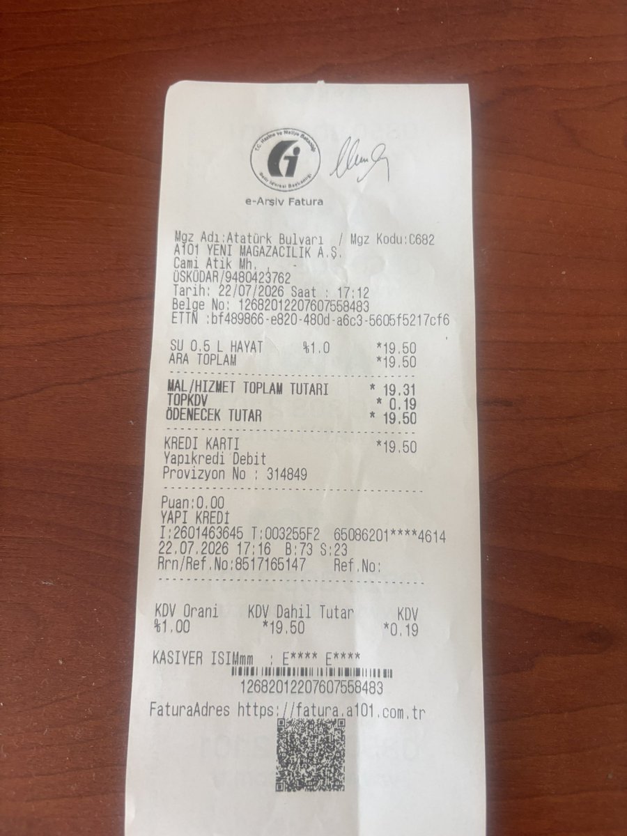 Ozan02731091's tweet photo. @ZamHaberAjans Bimden aldım geçen gün su çok pahalı artık 0.5 ml su 20 tl gerçekten çok pahalı. https://t.co/2ZoANac6UC