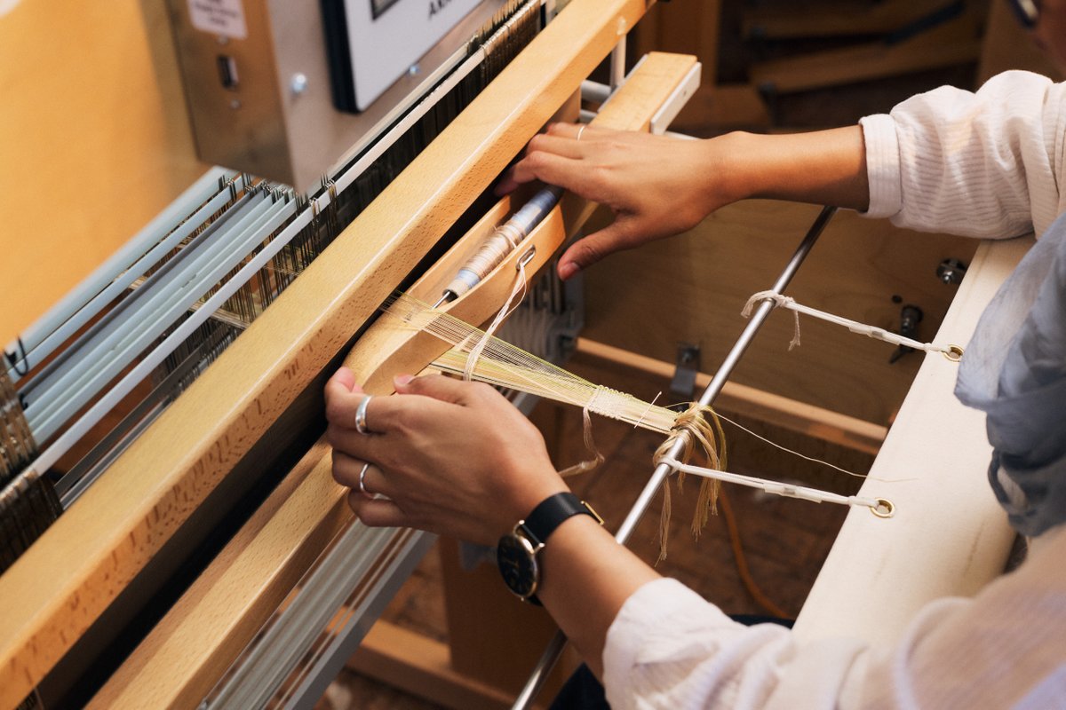 meetgranola's tweet photo. The weaving process: https://t.co/PFFi17j3fJ