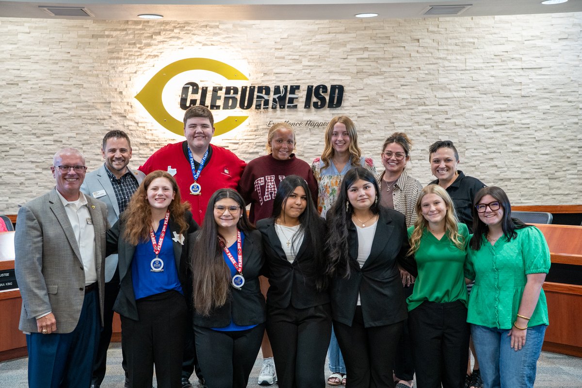 CleburneISD's tweet photo. 🎉 Big things are happening with our CHS TAFE students! Ten students traveled to the National Educators Rising Conference in Portland, Oregon, and all 10 advanced to the semi-final round! 🐝 Read more about their success at https://t.co/PxWC3NRkW1 #GreatnessEverywhereCleburneISD https://t.co/ZbfXf9RZLi