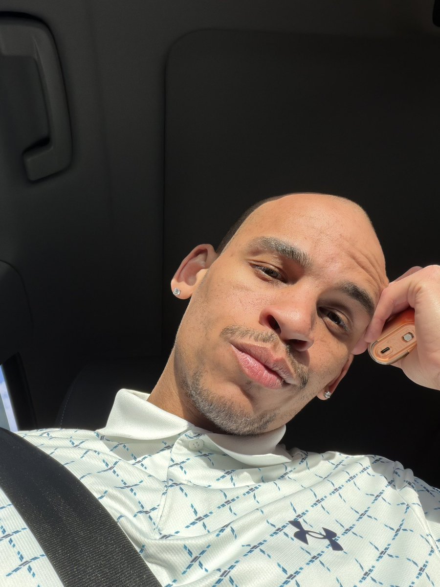 big_e199's tweet photo. 29 never looked so good ;) happy birthday to myself 🎂❤️🥵🤤 #birthday #gaymen #SATX #hmu need some birthday cake to eat and pound 😈😈 #sanantonio https://t.co/BTzD5HlI3b