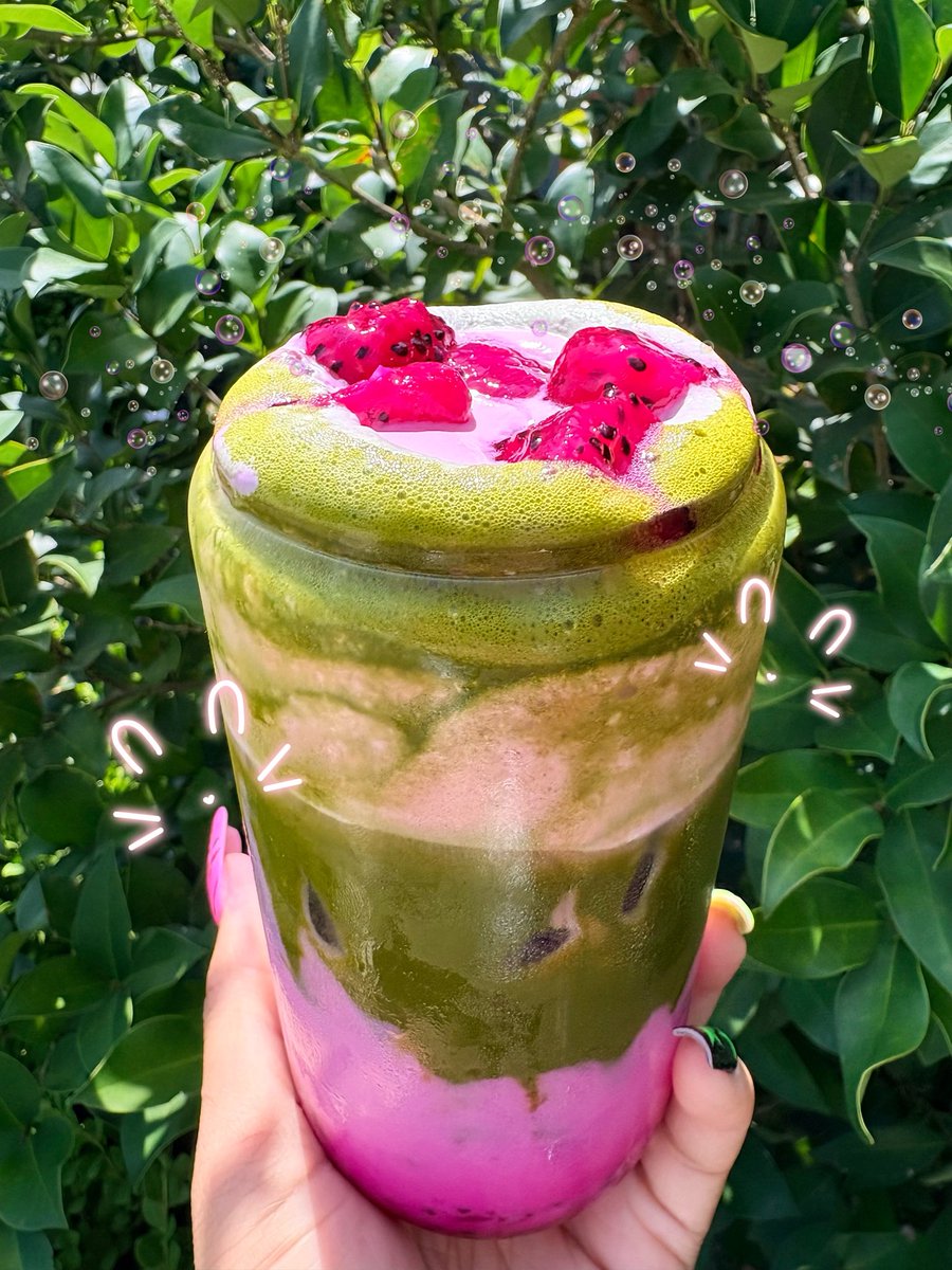 nymphsorchid's tweet photo. dragonfruit matcha with dragon fruit cold foam 🐉🐲 https://t.co/SNb75MLiI7