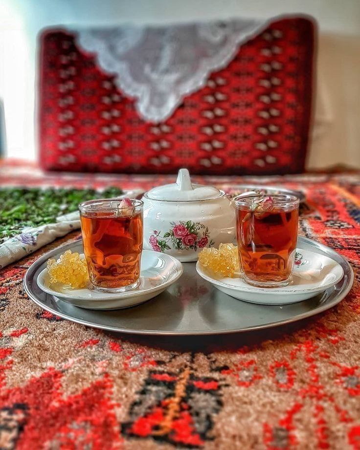 MoRdAd13_M's tweet photo. چایی اینقدر خوبه که،فکر کنم موقعی که حضرت آدم داشت وسایلشو جمع می‌کرده بیاد زمین.خدا از لا دَر ، پیس پیس صداش زده،گفته اینو بگیر هر موقع رو زمین خسته شدی یا حالت خوب نبود اینو دَم کن... https://t.co/Cfi8gBXu6N