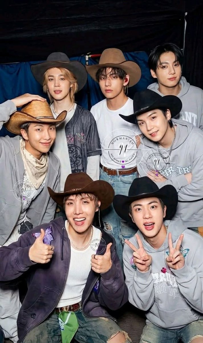 Doosti_fahime81's tweet photo. Jimin, meeting you and BTS was the best thing that happened in my life😔 I love you, believe me... take care of yourself🖤
#we_love_you_jimin
#Jimin_you_are_amazing
#Jimin_yo_are_beautiful 
#bts_is_seven 
#bts_and_iran https://t.co/xy8mIMrNUV