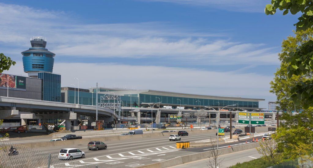 airportworldmag's tweet photo. Robotic dog joins inspection team at LaGuardia Airport’s Terminal B - ABM has launched the use of a robotics programme at LaGuardia Airport’s award-winning Terminal B.
https://t.co/ov0mAdVFj7 https://t.co/h1hdlFylXH