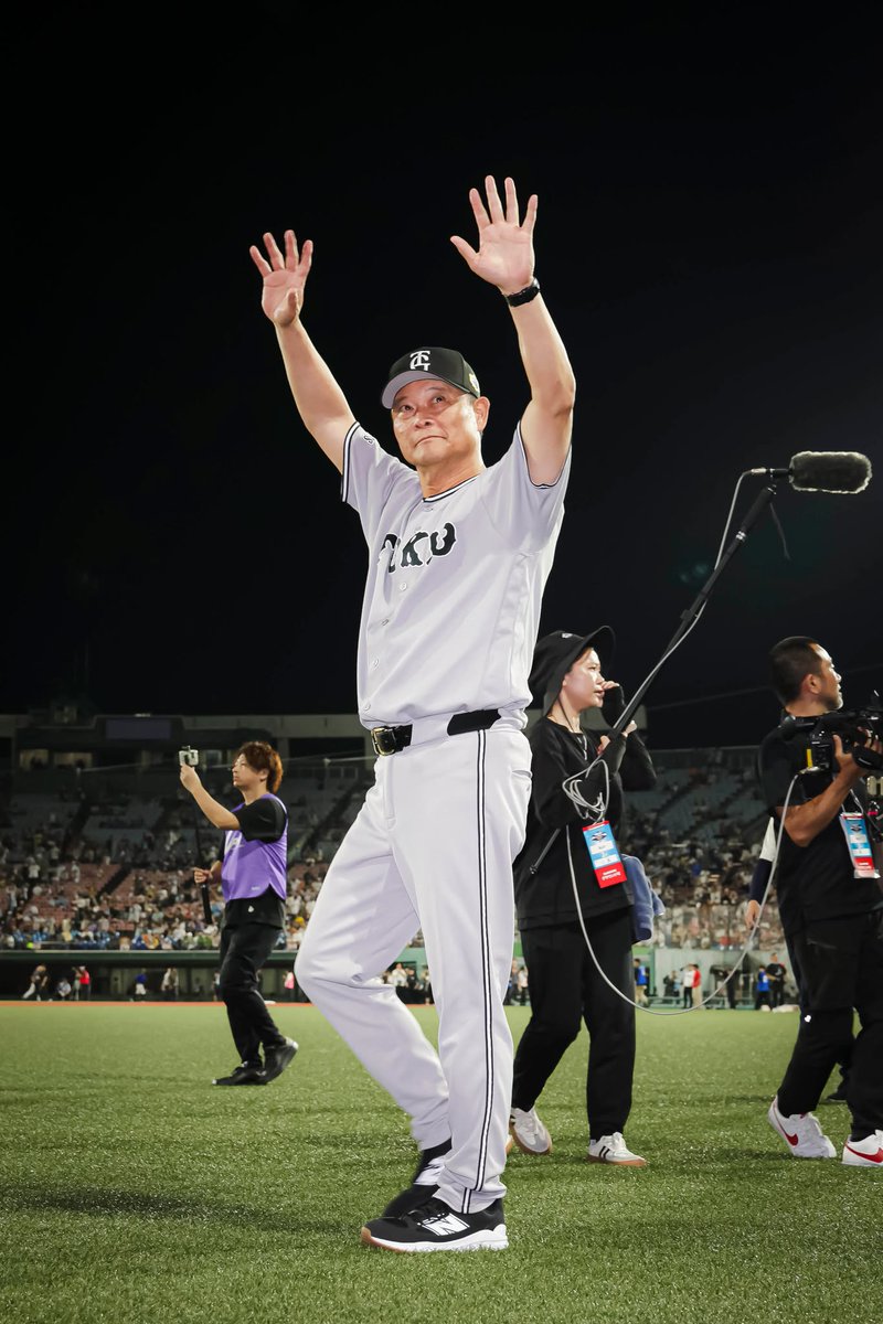 TokyoGiants's tweet photo. マイナビオールスターゲーム2026🌟
富山市民球場🏟
全セ 8-7 全パ

#橋上秀樹 代行監督はコーチとして出場しました👏
https://t.co/CkCYha6PPb https://t.co/LuFeFRbZUR