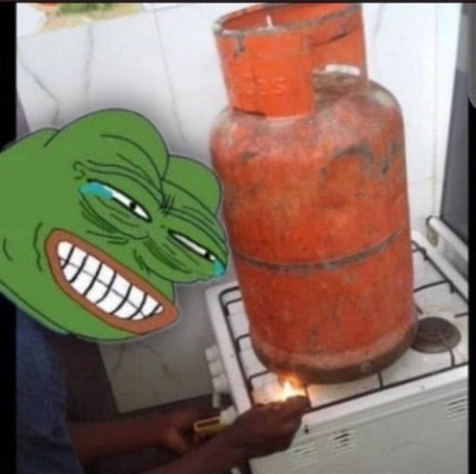 Hlogi_M012's tweet photo. @DominicISX @PMTOGU01 @_Bongekile_ 😆😂🤣 https://t.co/6RuXRydfvm
