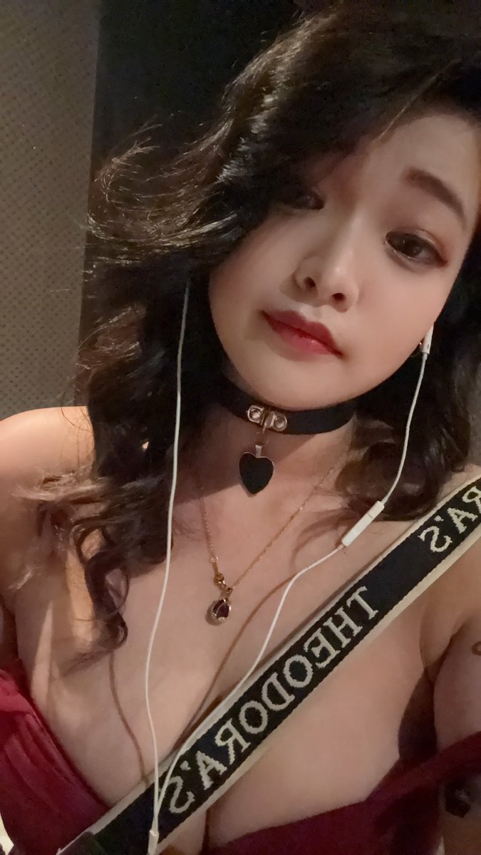 a3686988_'s tweet photo. 搭個計程車 一下車 就噴吐了
喜歡吃榴槤的我
在更衣室聞到人家吃榴槤
又 … 吐 …. 了 …

哦幹 。 我的胃 你怎麼了🥹
是最近B群吃太多了嗎
我好想睡覺 😭😭😭😭 https://t.co/gSnsdd9soc