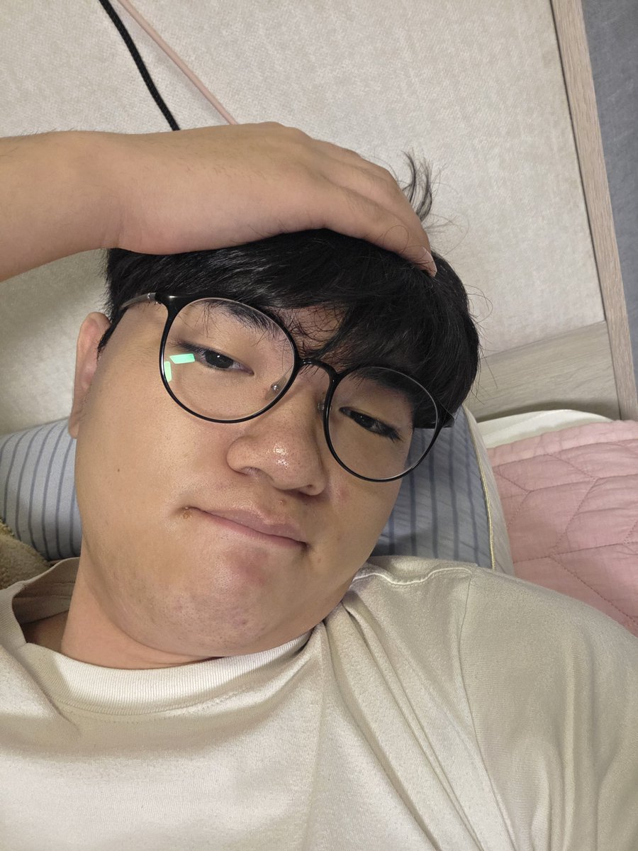 oqs9y's tweet photo. 못생겼당..
#대전게이 #세종게이 #게이 #게친소 #트친소 #고딩게이 #ㄱㅊㅅ #통게이 #뚱게이 #07게이 #09게이 #10게이 https://t.co/efyinE1PXD