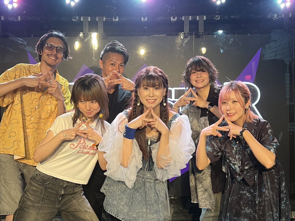 noshitan_PKS's tweet photo. #AiLiモンパレ

ほんとに素敵空間だったなあ…
もちろんAiLiちゃんプロデュース回ではあるんだけど、だからこそスタイリーズが一緒になって頭から最後までの空間を創ってるのが本当ーーーに凄い👏

茜音さん、momocaさん、ジュンさんもそれぞれ個性と愛にみちみち溢れていて、あー、久々にいい仲間関係に触れたなって。音楽・歌は言わずもがな、ステージでの表情や所作がみんな誰1人欠けることなく美しかった…

AiLiちゃんから愉快な人って言われたり、無自覚太陽って言われたり、それは私の知らない私の側面で、でもきっとAiLiちゃんってそうやって、アーティスト仲間もファンも仲間のファンの人のことも、一人一人しっかり見てる人なんだなってわかる。そうじゃないとこんなイベントにならないよ。本当に凄いわ。
公式ライバルとしてめちゃくちゃ誇らしいし、久々にパンチの効いたイベントに出れてすっごく刺激をもらいました！

私もど頭から最後までめちゃくちゃ楽しみまくりました！
Shinyを後から見返すのが怖いです！笑

今日のセトリを組み立ててみて面白かったのは、なんかAiLiちゃんと飲んでる時に話している内容みたいだなーって。私たちっていつも結局最後には「あなたって最高」って言い合って終わるんだよね。笑

とにかくこんなに素敵なイベントに呼んでくれてAiLiがとう🌟
近々飲みながら作戦会議ですね✌️

今日出会えたあなたに、今日の無自覚太陽パワーが届いていますように🌞