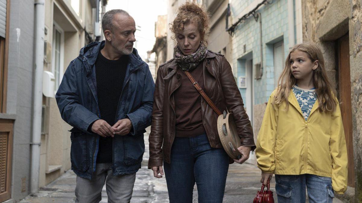 Misspelis1's tweet photo. RONDALLAS 2025
Emociona, hace reír, entra en un universo desconocido y profundamente emocionante por el poder de la música, el folclore y la tradición gallega. Es sencilla, bonita, feliz good movie que me ha gustado mucho. https://t.co/JVLXjoSnBL