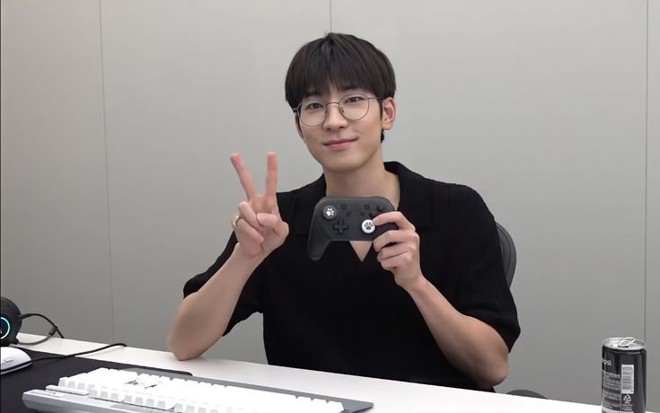 vwonuyaaa's tweet photo. 156 days until wonwoo return from his military service 🤍 https://t.co/ADeyMMUhny