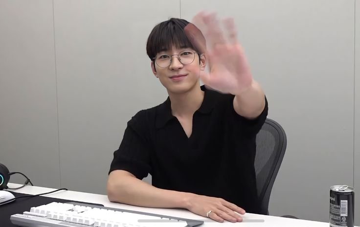 vwonuyaaa's tweet photo. 156 days until wonwoo return from his military service 🤍 https://t.co/ADeyMMUhny